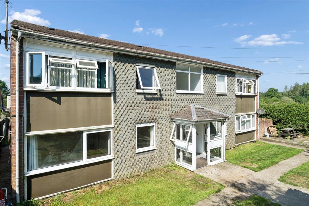 2 bed Apartment for rent in Nettlebed. From Ballards Estate Agents - Henley On Thames