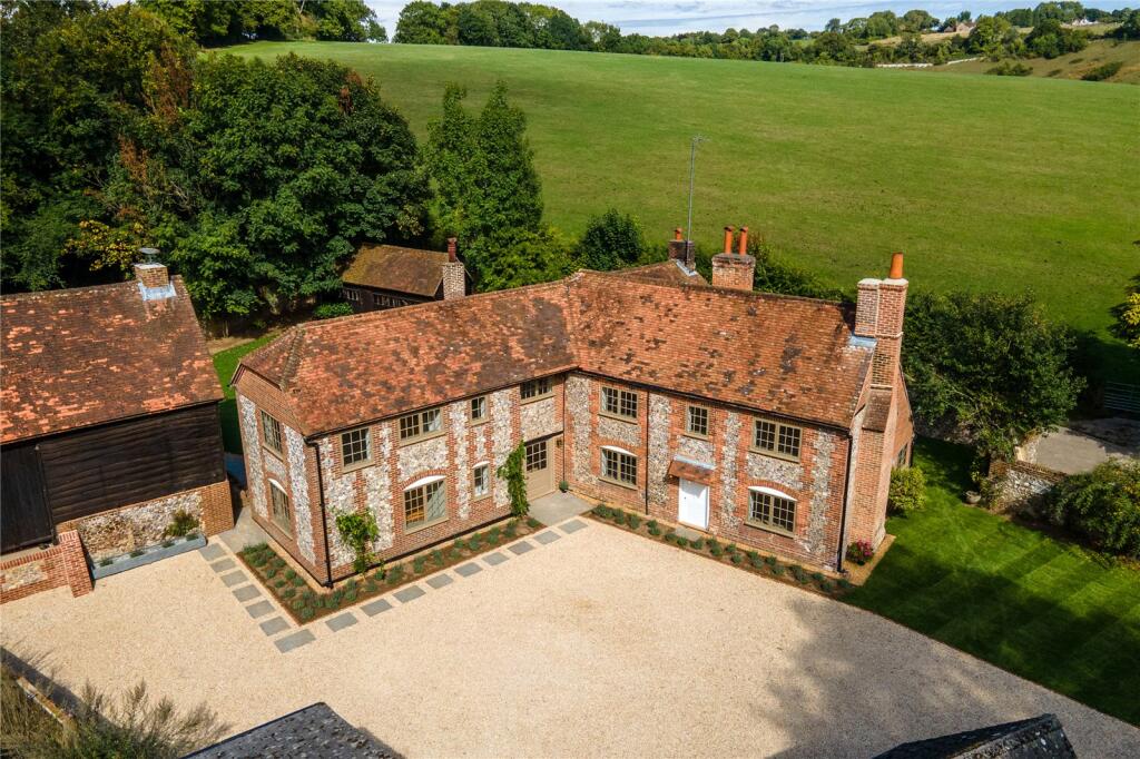 4 bed Detached for rent in Russell's Water. From Ballards Estate Agents - Henley On Thames