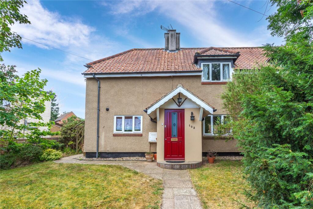 3 bed Semi Detached for rent in Harpsden. From Ballards Estate Agents - Henley On Thames 3 bed Semi Detached for rent in Harpsden. From Ballards Estate Agents - Henley On Thames