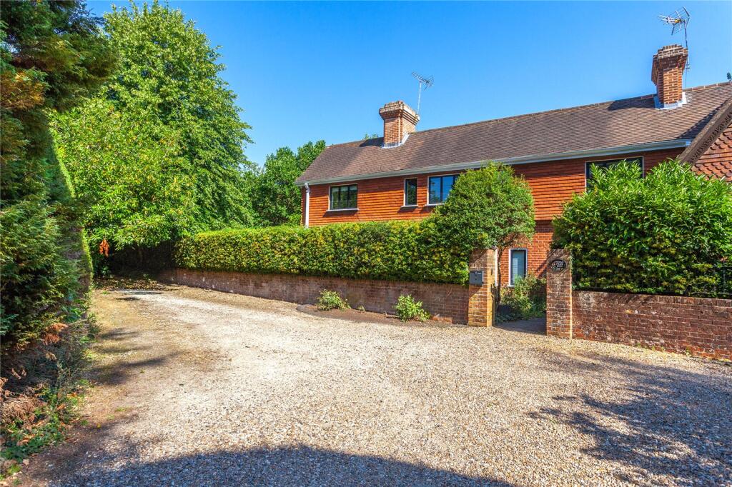 3 bed Semi Detached for rent in Henley-on-Thames. From Ballards Estate Agents - Henley On Thames