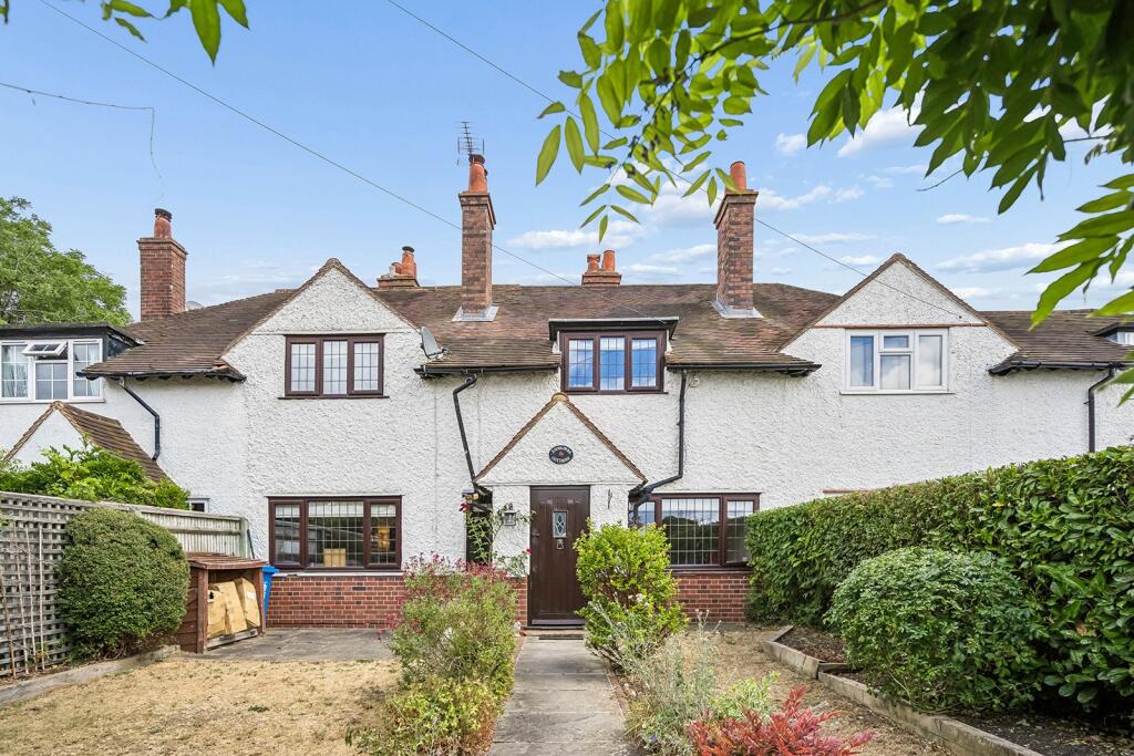 3 bed Mid Terraced House for rent in Crazies Hill. From Ballards Estate Agents - Henley On Thames