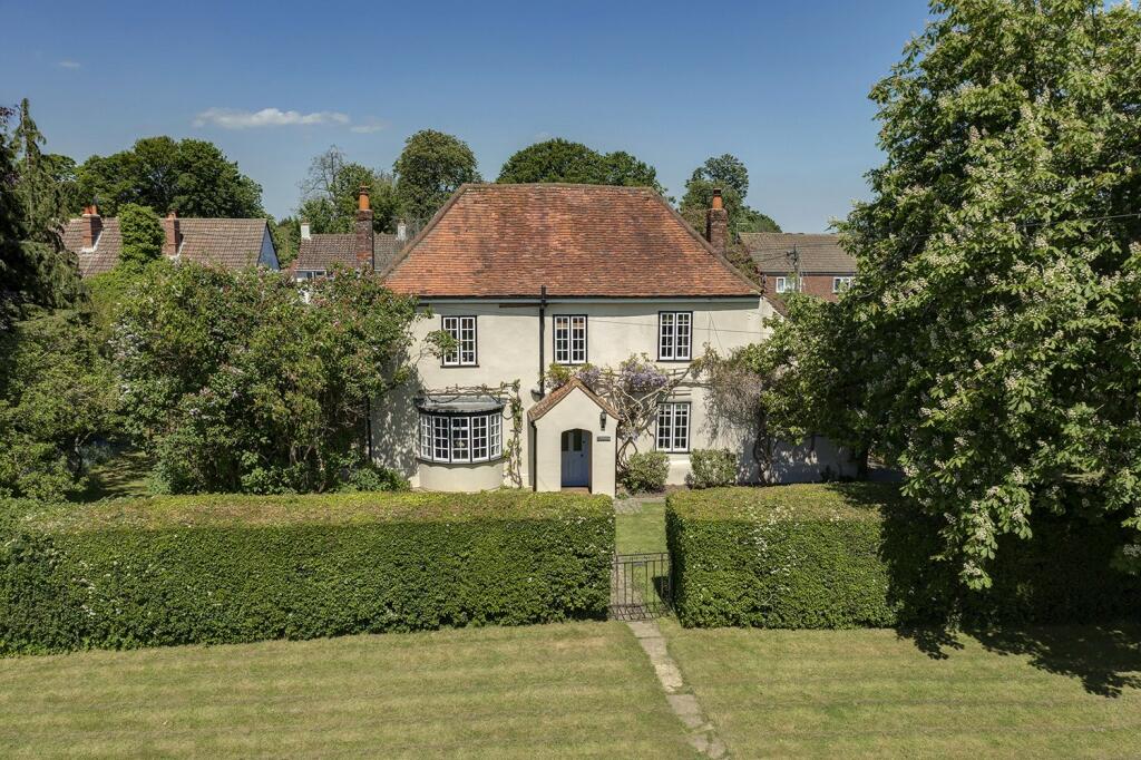 5 bed Detached for rent in Stokenchurch. From Ballards Estate Agents - Marlow