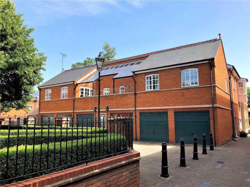 2 bed 1st Floor Flat for rent in Marlow. From Ballards Estate Agents - Marlow