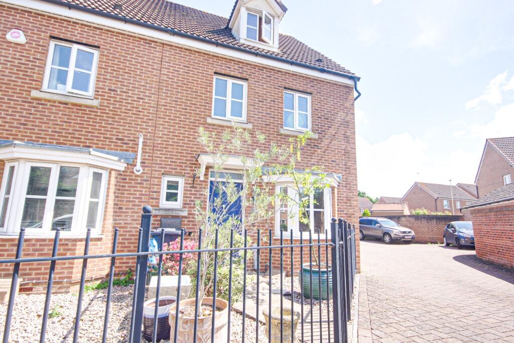 4 bed Mid Terraced House for rent in Hardwicke. From Belvoir Gloucester - Gloucester