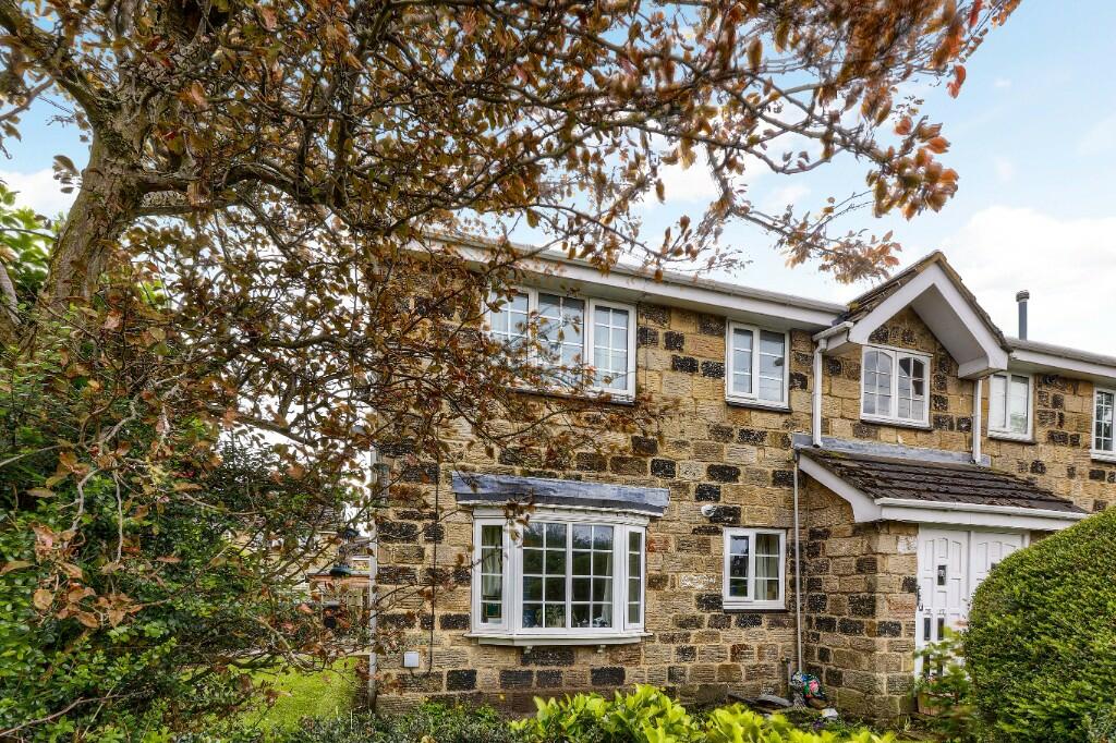 2 bed Apartment for rent in Leeds. From Blue Residential - Guiseley