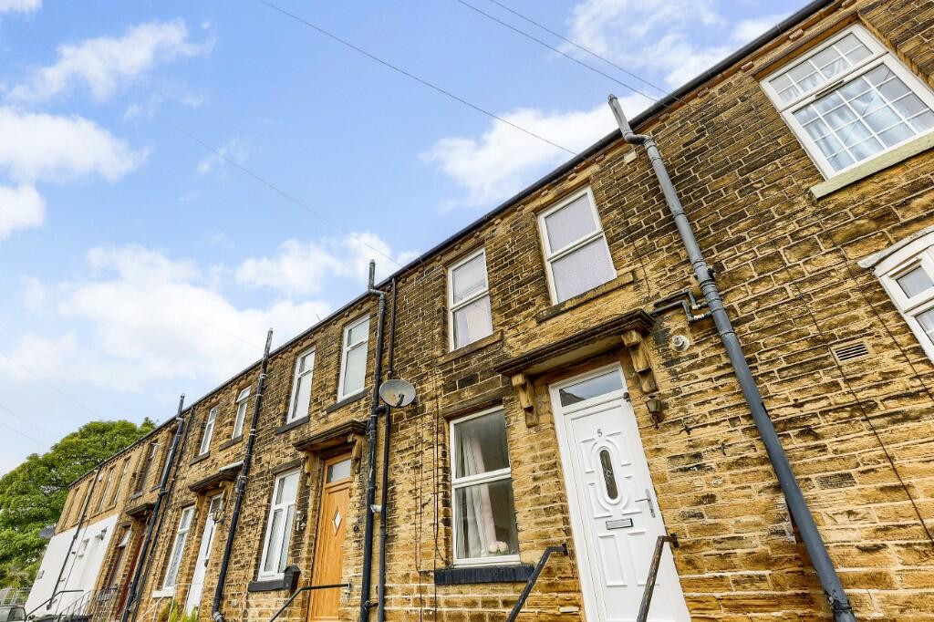 1 bed Mid Terraced House for rent in Guiseley. From Blue Residential - Guiseley