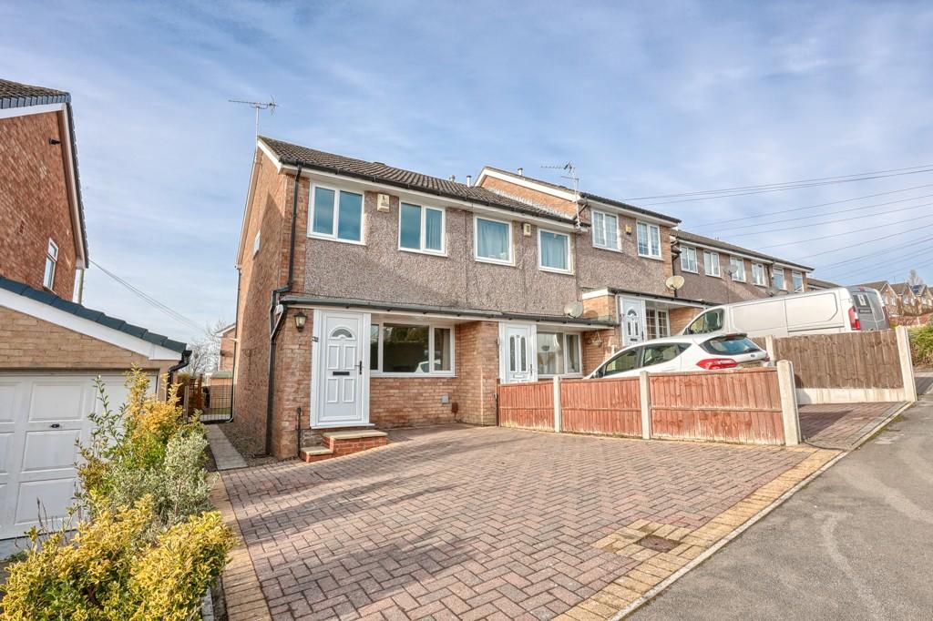2 bed End of Terrace for rent in Yeadon. From Blue Residential - Guiseley 2 bed End of Terrace for rent in Yeadon. From Blue Residential - Guiseley