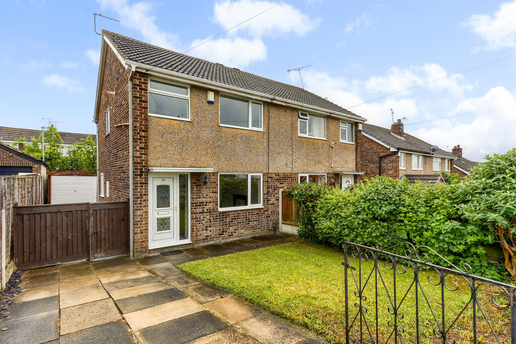 3 bed Semi Detached for rent in Yeadon. From Blue Residential - Guiseley