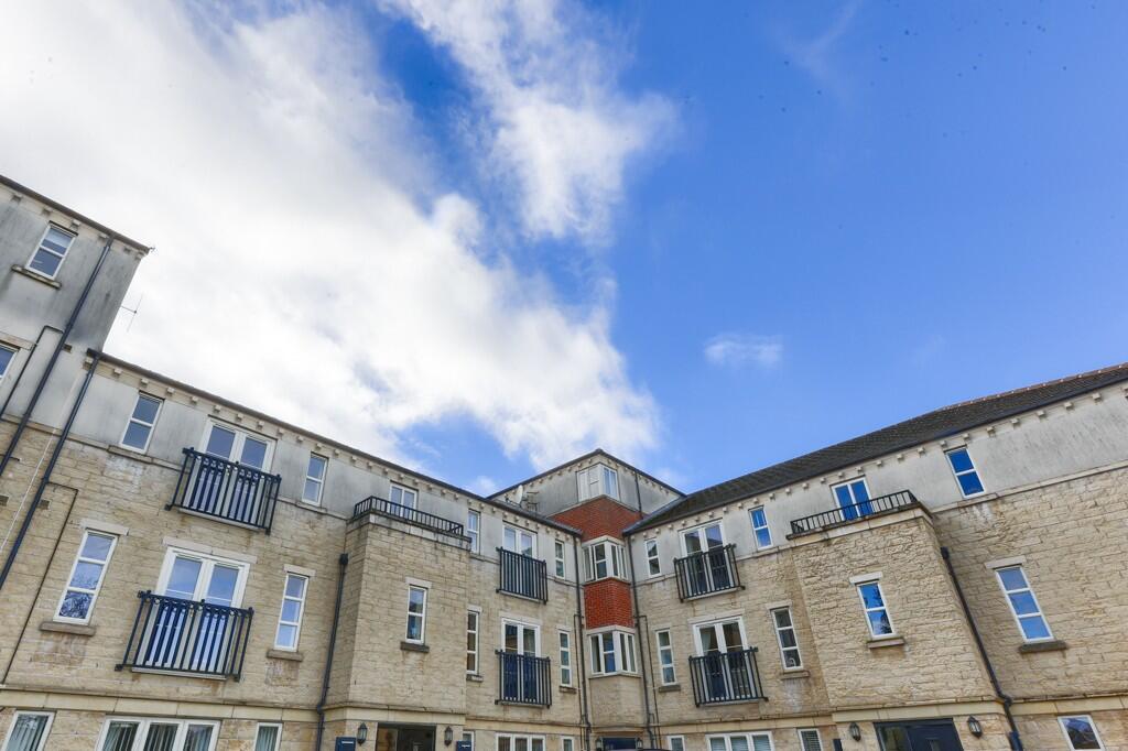 2 bed Apartment for rent in Guiseley. From Blue Residential - Guiseley 2 bed Apartment for rent in Guiseley. From Blue Residential - Guiseley