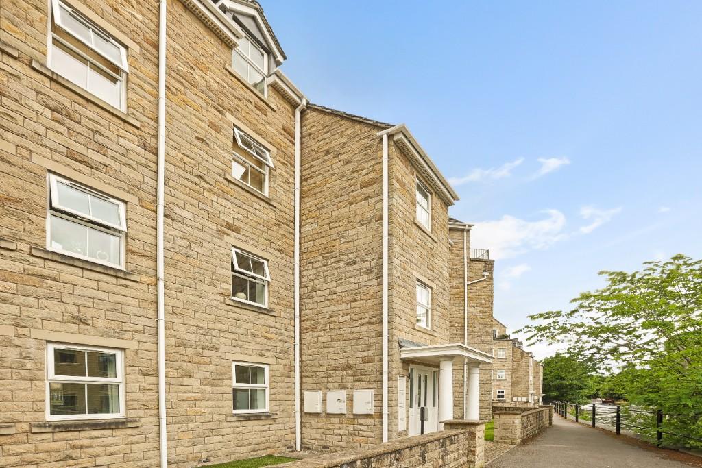 2 bed Apartment for rent in Calverley. From Blue Residential - Guiseley