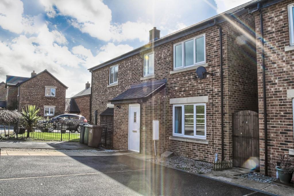 2 bed Town House for rent in Leeds. From Blue Residential - Guiseley 2 bed Town House for rent in Leeds. From Blue Residential - Guiseley