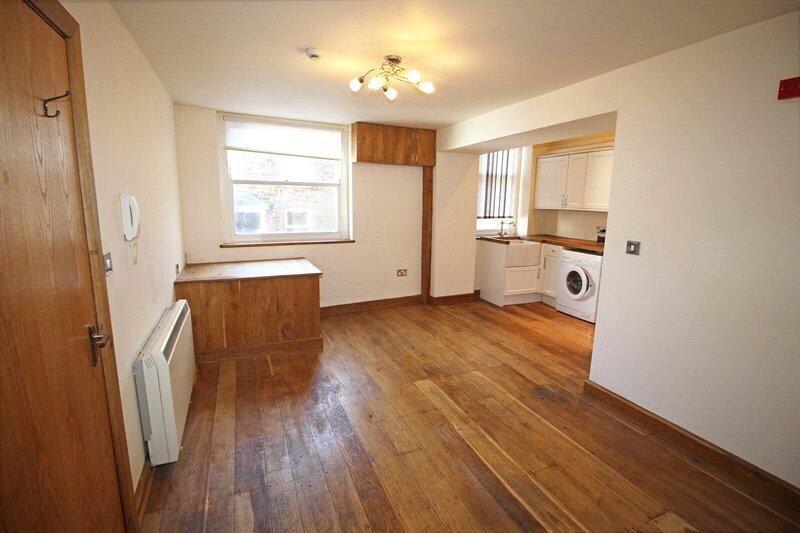 1 bed 1st Floor Flat for rent in Holsworthy. From Bond Oxborough Phillips - Holsworthy 1 bed 1st Floor Flat for rent in Holsworthy. From Bond Oxborough Phillips - Holsworthy