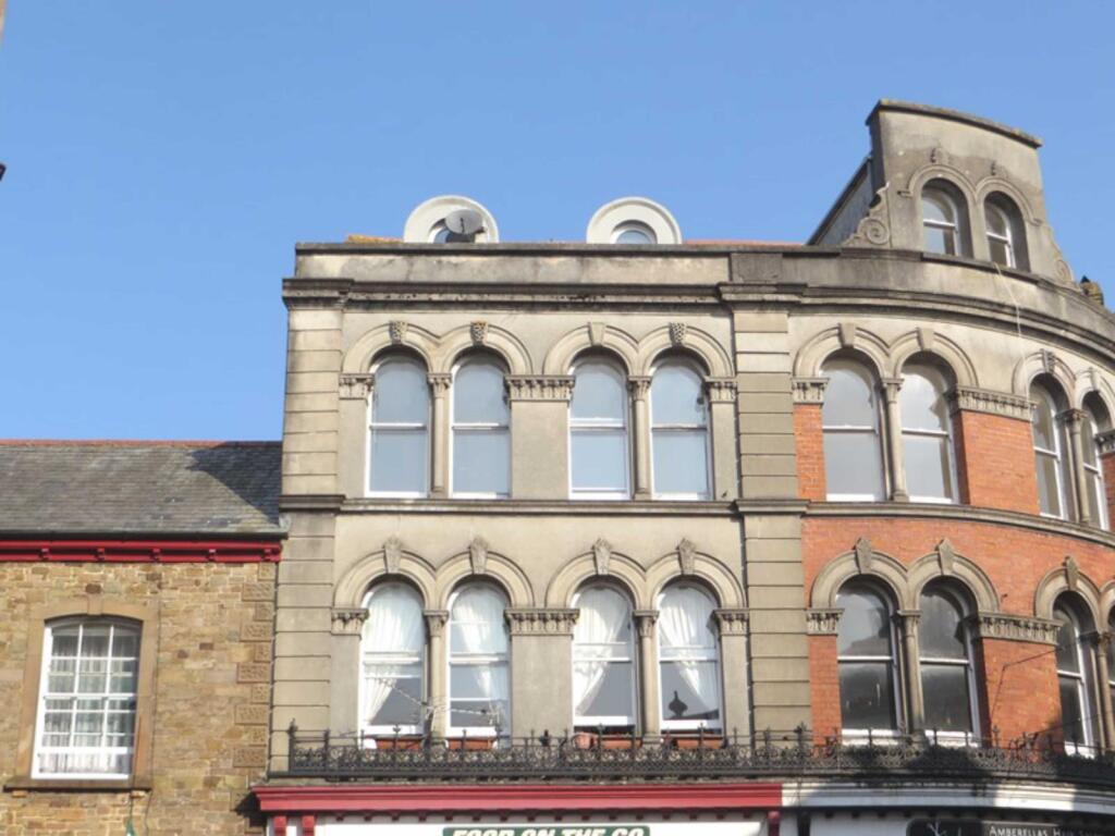 1 bed 1st Floor Flat for rent in Holsworthy. From Bond Oxborough Phillips - Holsworthy
