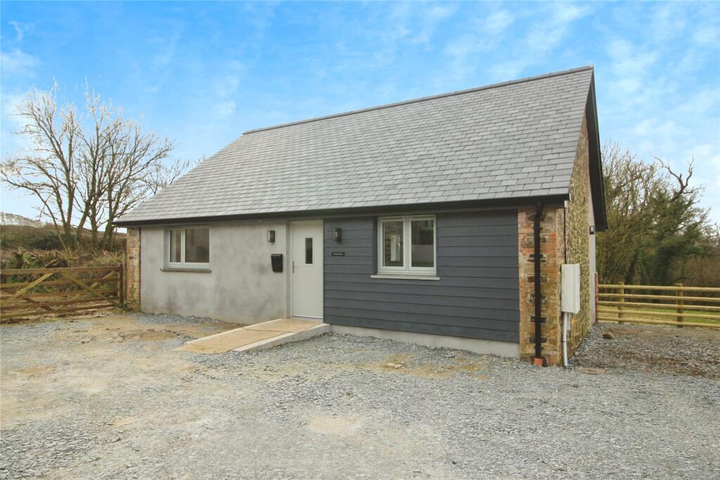 2 bed Bungalow for rent in North Tamerton. From Bond Oxborough Phillips - Holsworthy 2 bed Bungalow for rent in North Tamerton. From Bond Oxborough Phillips - Holsworthy