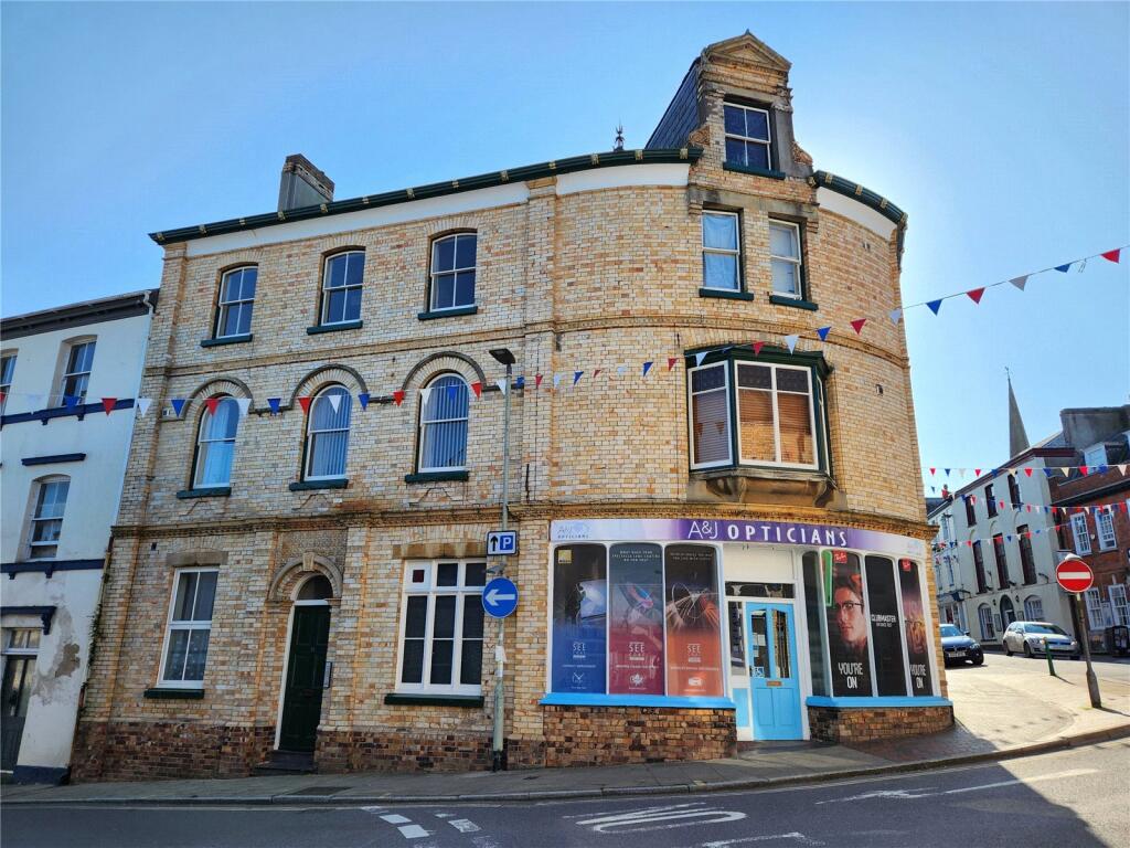 1 bed 1st Floor Flat for rent in Great Torrington. From Bond Oxborough Phillips - Torrington