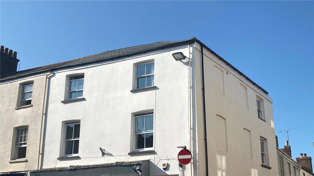 1 bed 1st Floor Flat for rent in Great Torrington. From Bond Oxborough Phillips - Torrington 1 bed 1st Floor Flat for rent in Great Torrington. From Bond Oxborough Phillips - Torrington