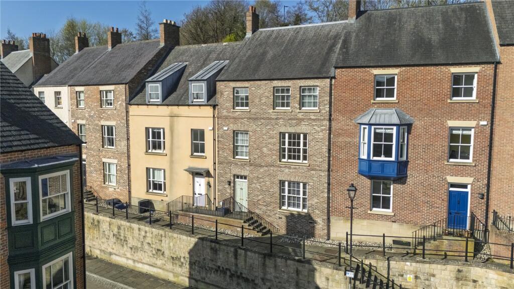 5 bed Mid Terraced House for rent in Durham. From Bradley Hall - Durham