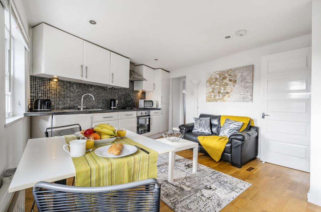 1 bed Apartment for rent in Reading. From Black & White Property Services - Reading