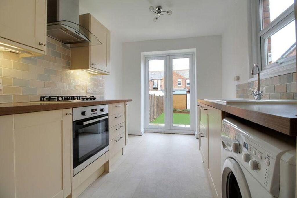 2 bed Mid Terraced House for rent in Sonning. From Black & White Property Services - Reading 2 bed Mid Terraced House for rent in Sonning. From Black & White Property Services - Reading