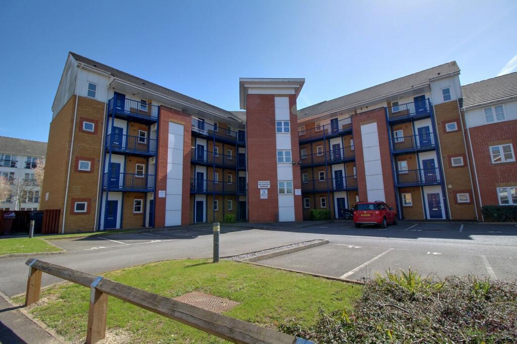 1 bed 1st Floor Flat for rent in Reading. From Black & White Property Services - Reading