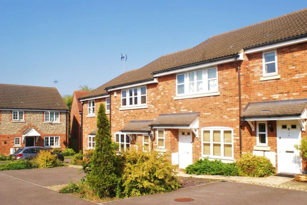 3 bed Mid Terraced House for rent in Twyford. From Black & White Property Services - Reading 3 bed Mid Terraced House for rent in Twyford. From Black & White Property Services - Reading