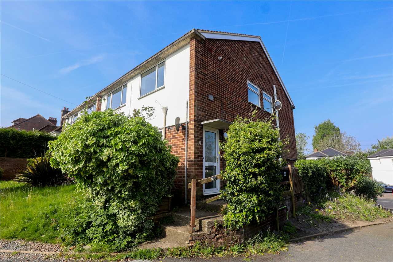 2 bed Maisonette for rent in Godstone. From Bond and Sherwill 
