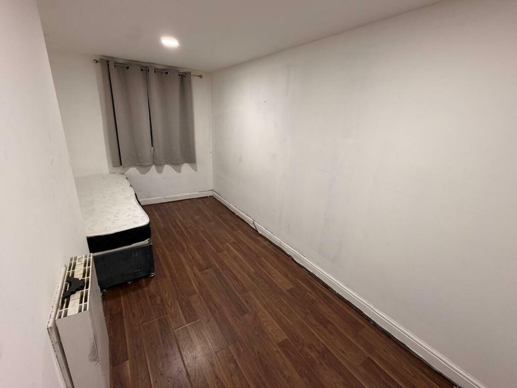 2 bed 1st Floor Flat for rent in Manchester. From Black Stone Estate Agents - Manchester