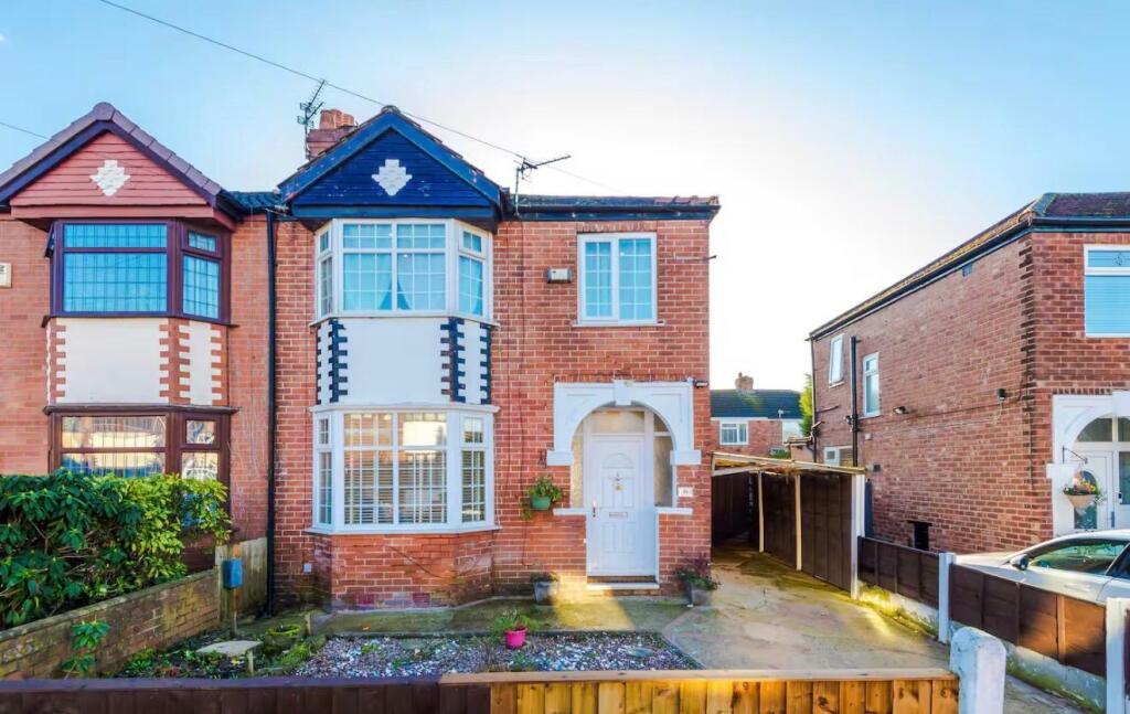 3 bed Semi Detached for rent in Droylsden. From Black Stone Estate Agents - Manchester