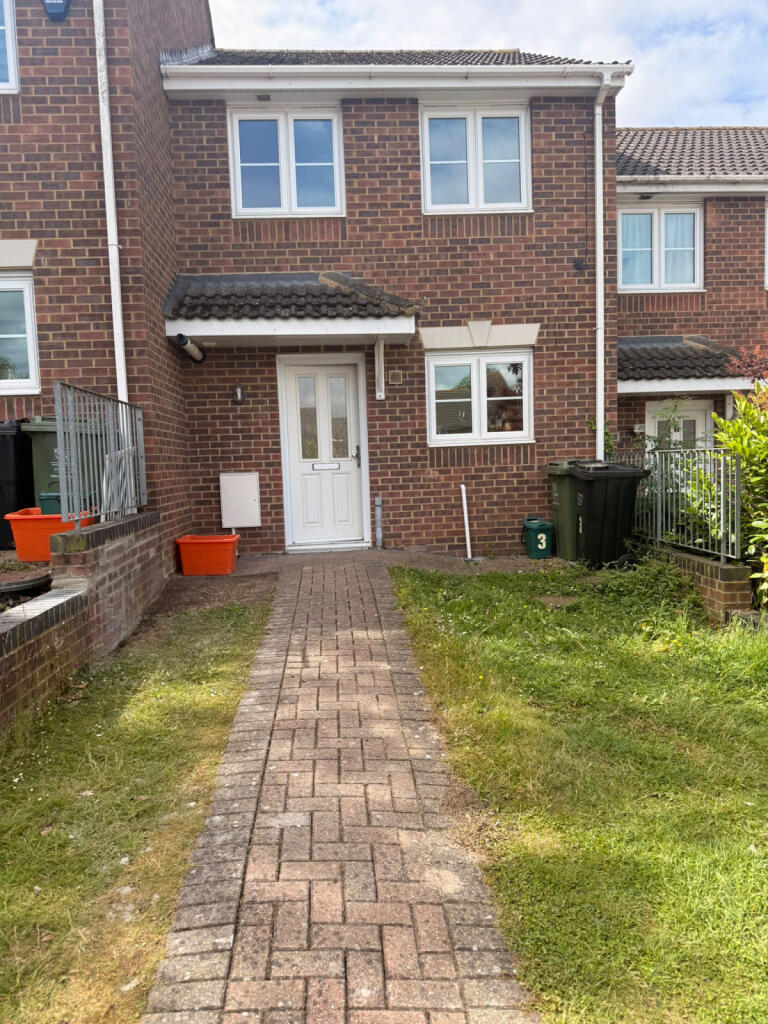 2 bed Mid Terraced House for rent in Rawreth. From Ayers & Cruiks - Southend