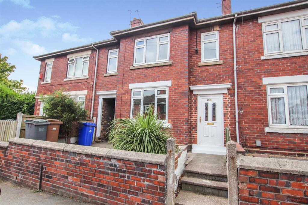 3 bed Town House for rent in Brown Edge. From Bob Gutteridge - Newcastle Under Lyme