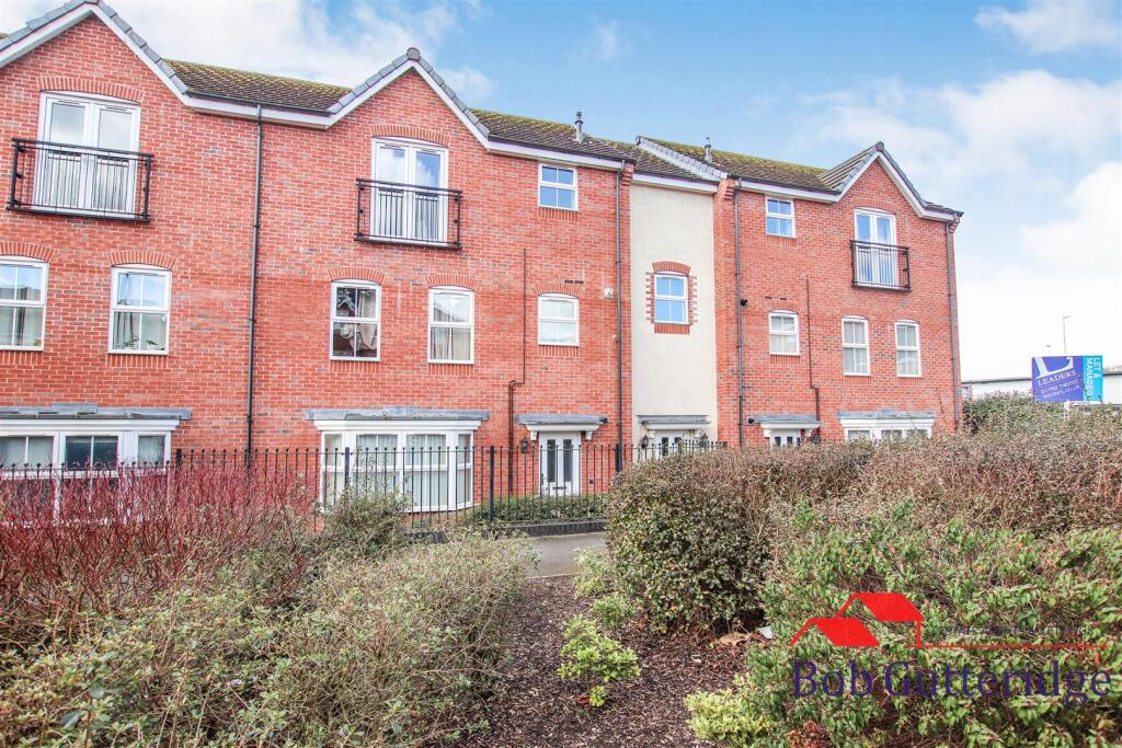 2 bed Apartment for rent in Hanchurch. From Bob Gutteridge - Newcastle Under Lyme