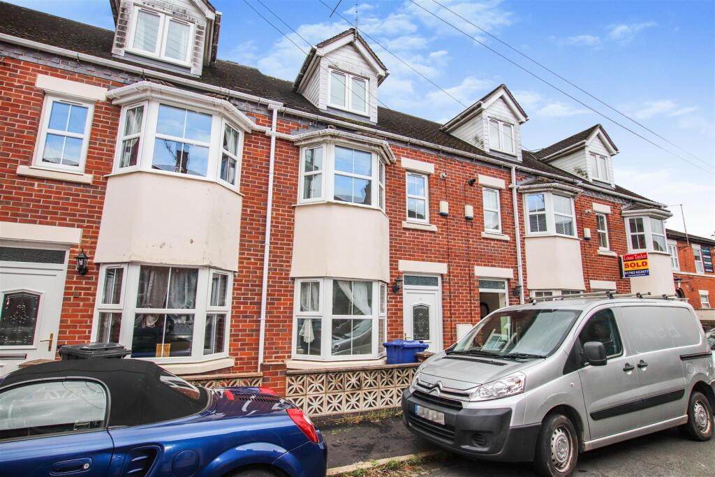 3 bed Town House for rent in Newcastle-under-Lyme. From Bob Gutteridge - Newcastle Under Lyme