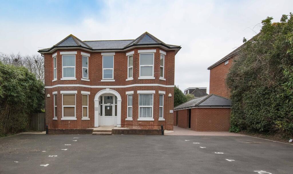 1 bed 1st Floor Flat for rent in Butlocks Heath. From Brambles Estate Agents (Warsash) Ltd - Bursledon