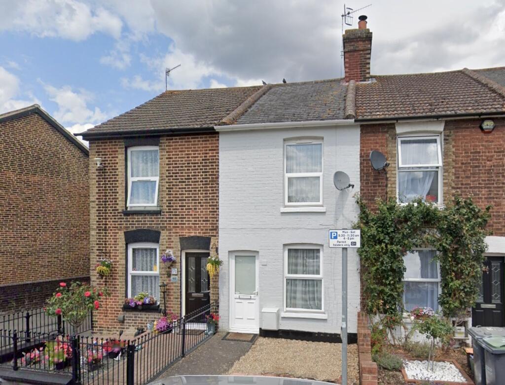 2 bed Mid Terraced House for rent in Tonbridge. From Bracketts Chartered Surveyors - Tonbridge