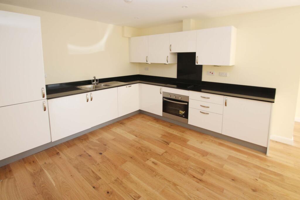 2 bed 1st Floor Flat for rent in Tonbridge. From Bracketts Chartered Surveyors - Tonbridge 2 bed 1st Floor Flat for rent in Tonbridge. From Bracketts Chartered Surveyors - Tonbridge