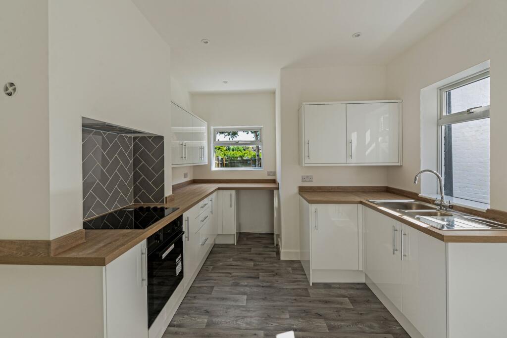3 bed Mid Terraced House for rent in Tonbridge. From Bracketts Chartered Surveyors - Tonbridge 3 bed Mid Terraced House for rent in Tonbridge. From Bracketts Chartered Surveyors - Tonbridge