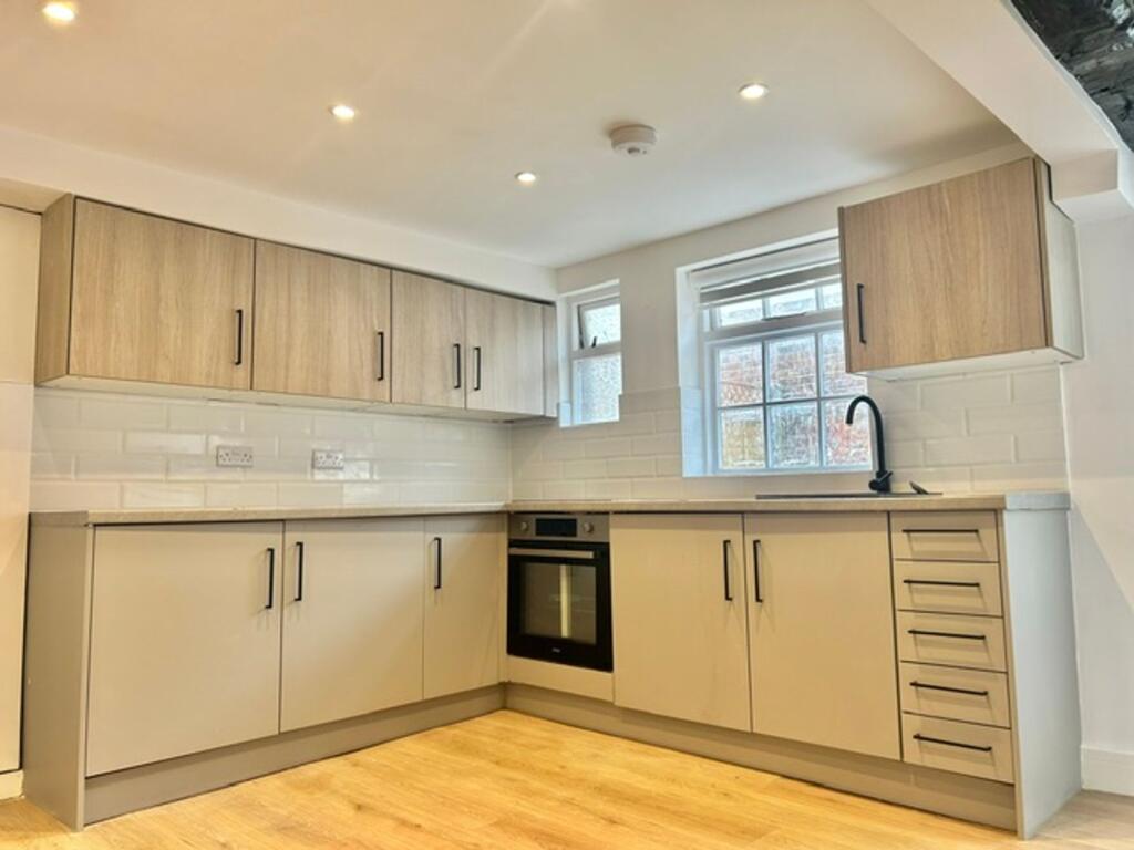 1 bed 1st Floor Flat for rent in Tonbridge. From Bracketts Chartered Surveyors - Tonbridge