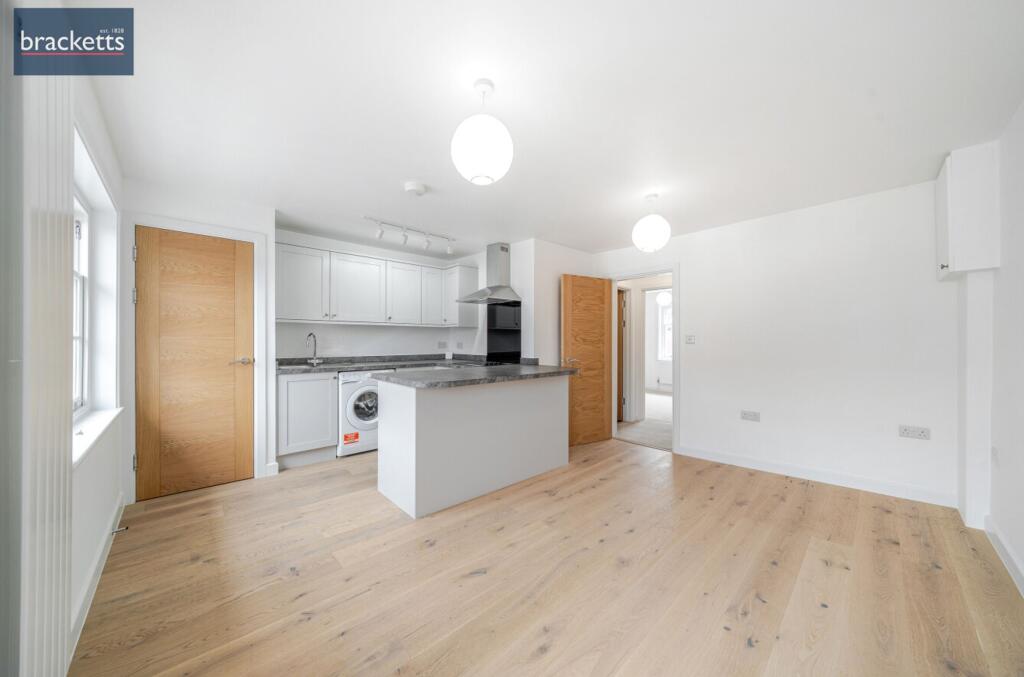 1 bed 1st Floor Flat for rent in Tonbridge. From Bracketts Chartered Surveyors - Tonbridge 1 bed 1st Floor Flat for rent in Tonbridge. From Bracketts Chartered Surveyors - Tonbridge