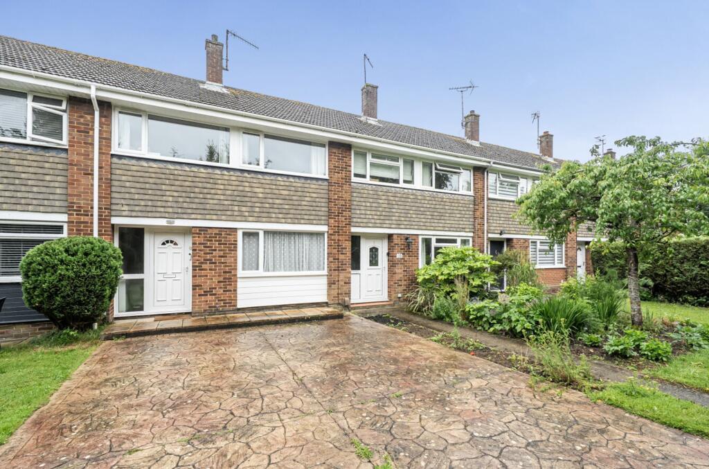 3 bed Mid Terraced House for rent in Parker's Green. From Bracketts Chartered Surveyors - Tonbridge 3 bed Mid Terraced House for rent in Parker's Green. From Bracketts Chartered Surveyors - Tonbridge