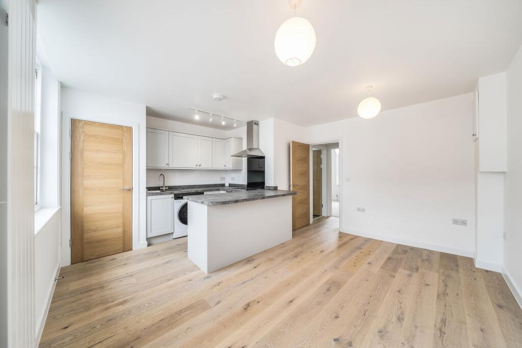 1 bed 1st Floor Flat for rent in Tonbridge. From Bracketts Chartered Surveyors - Tonbridge