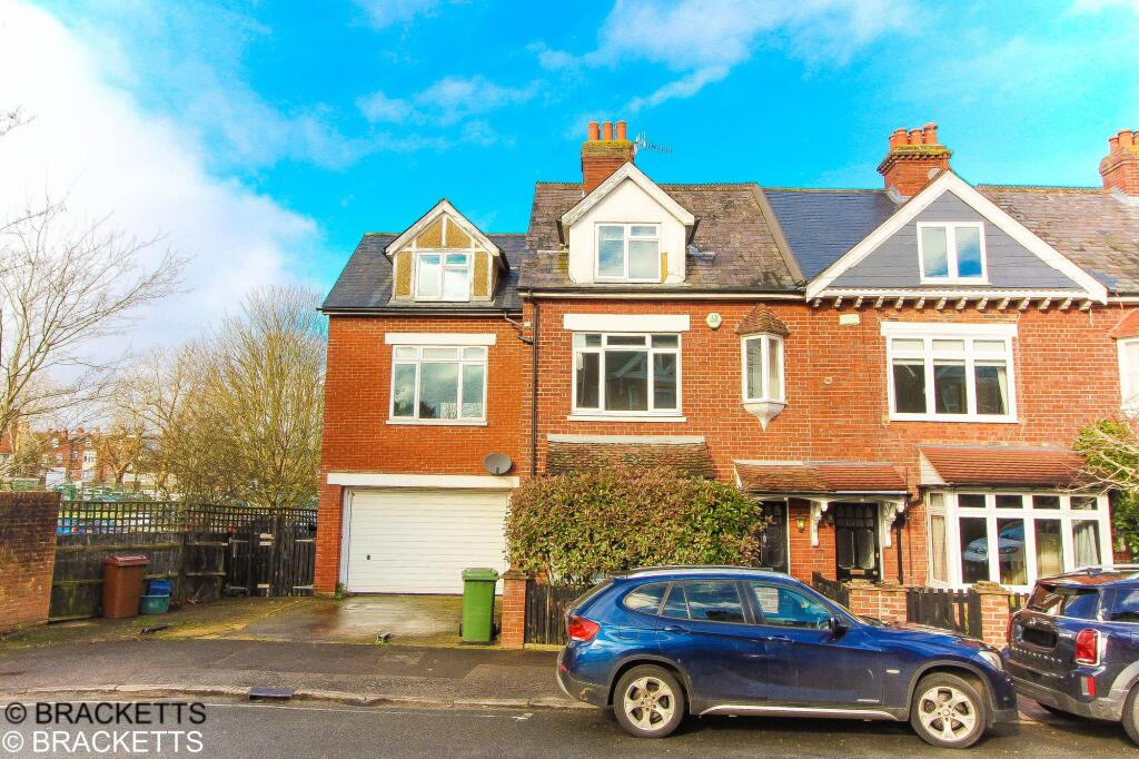 4 bed Semi Detached for rent in Tunbridge Wells. From Bracketts Chartered Surveyors - Tunbridge Wells 4 bed Semi Detached for rent in Tunbridge Wells. From Bracketts Chartered Surveyors - Tunbridge Wells