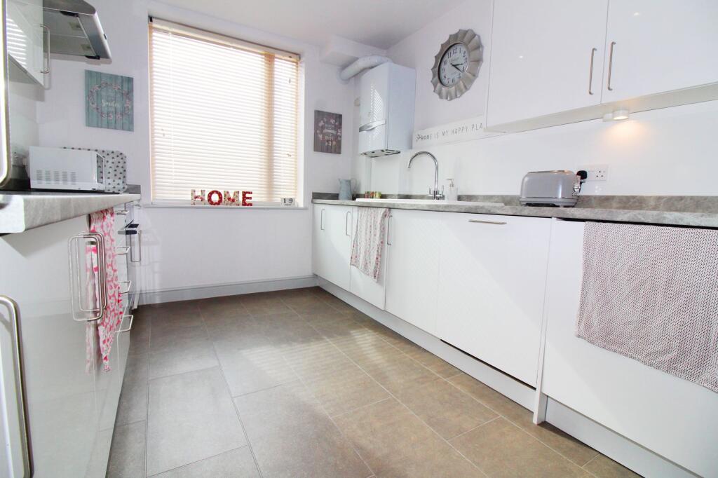 2 bed 1st Floor Flat for rent in Southborough. From Bracketts Chartered Surveyors - Tunbridge Wells