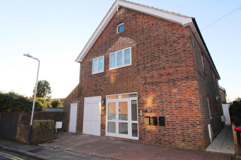 1 bed 1st Floor Flat for rent in Tunbridge Wells. From Bracketts Chartered Surveyors - Tunbridge Wells