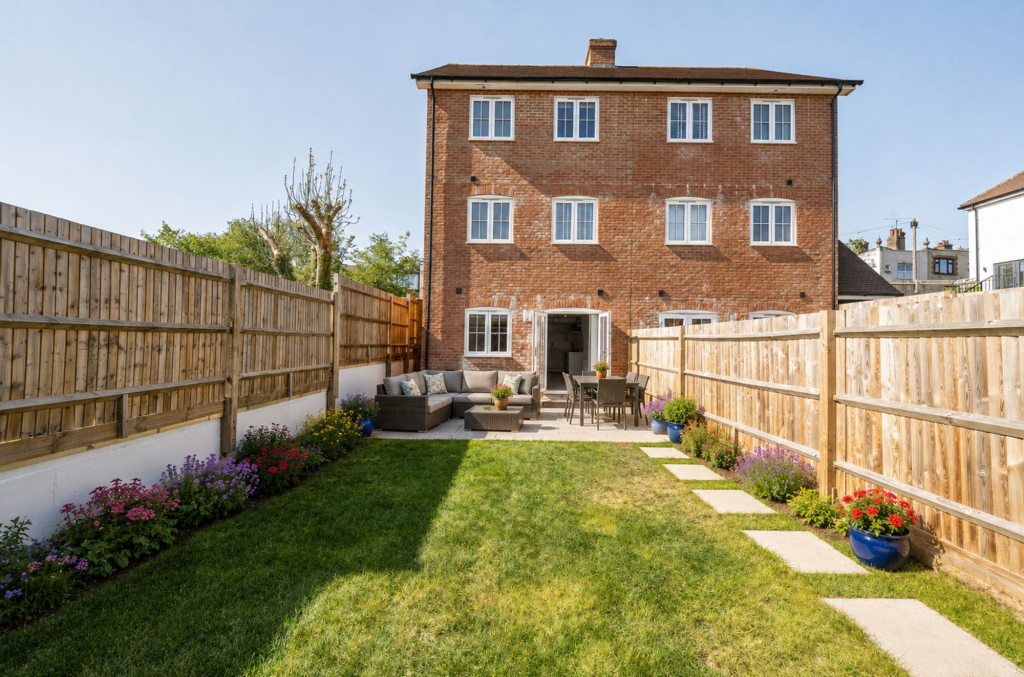 3 bed Semi Detached for rent in Pembury. From Bracketts Chartered Surveyors - Tunbridge Wells 3 bed Semi Detached for rent in Pembury. From Bracketts Chartered Surveyors - Tunbridge Wells