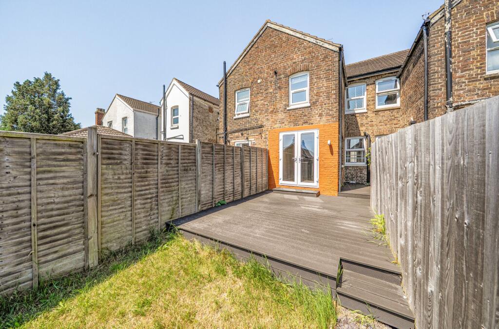 3 bed Mid Terraced House for rent in Tunbridge Wells. From Bracketts Chartered Surveyors - Tunbridge Wells 3 bed Mid Terraced House for rent in Tunbridge Wells. From Bracketts Chartered Surveyors - Tunbridge Wells