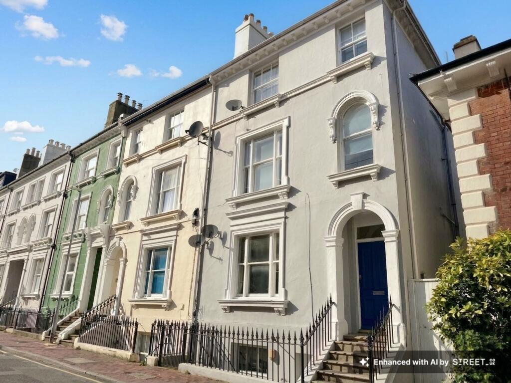 1 bed 1st Floor Flat for rent in Tunbridge Wells. From Bracketts Chartered Surveyors - Tunbridge Wells