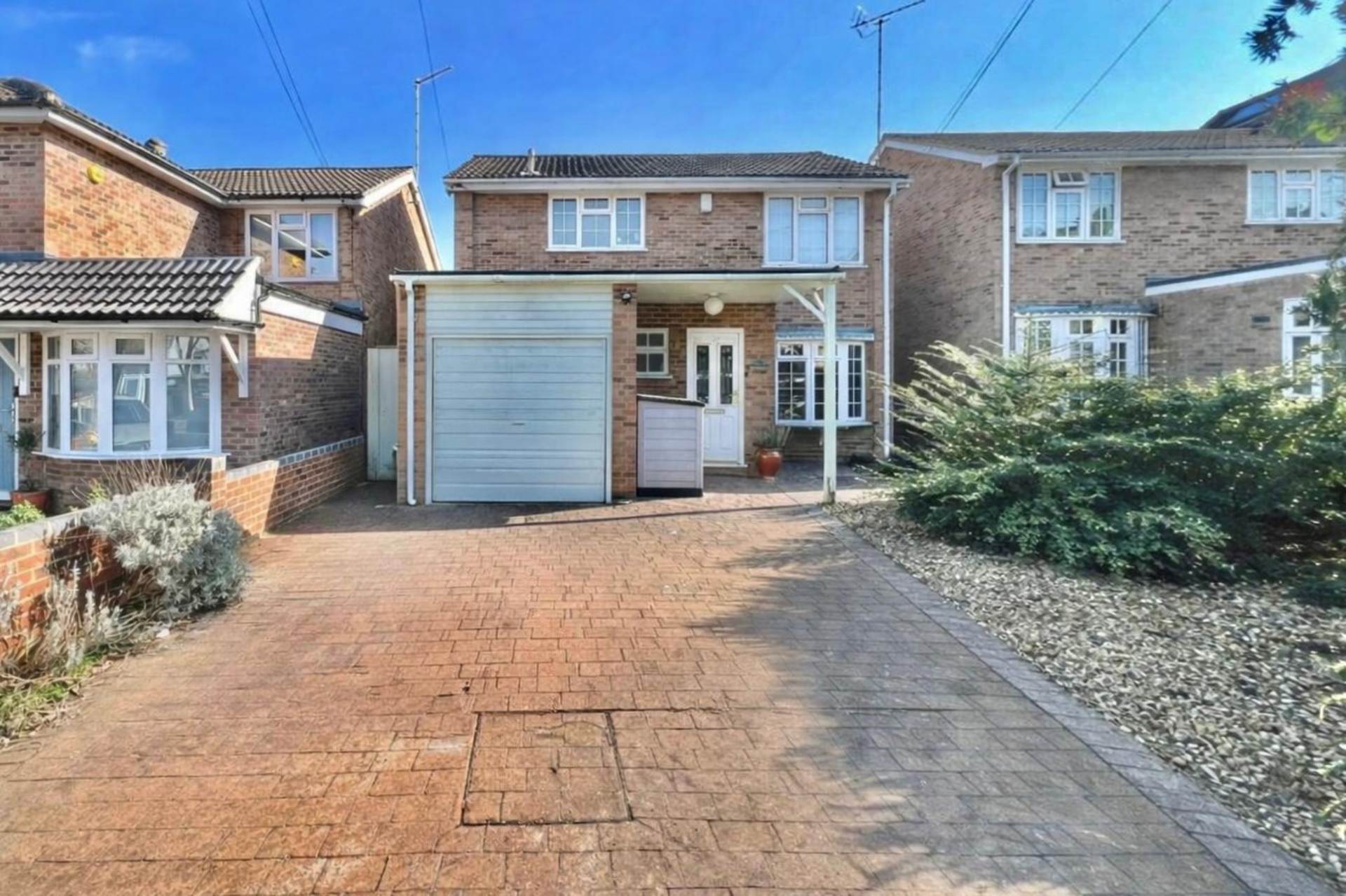 3 bed House (unspecified) for rent in Brentwood. From HS Estate Agents