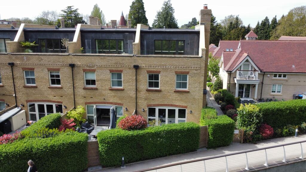 3 bed Detached for rent in Taplow. From Braxton - Maidenhead 3 bed Detached for rent in Taplow. From Braxton - Maidenhead