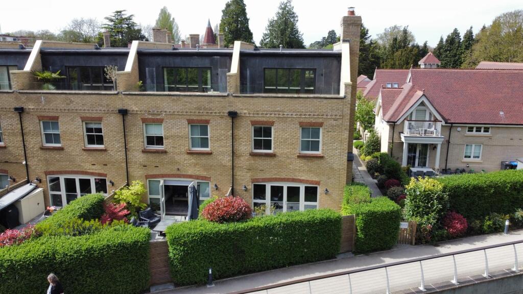 3 bed Detached for rent in Taplow. From Braxton - Maidenhead 3 bed Detached for rent in Taplow. From Braxton - Maidenhead