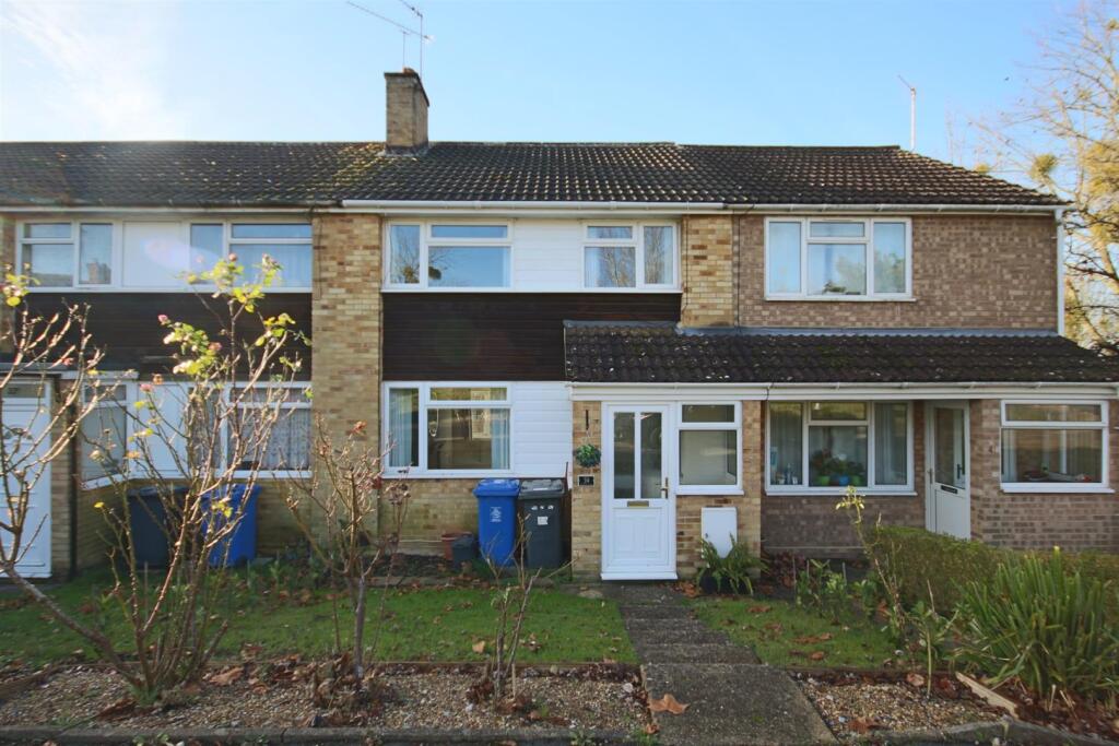 3 bed Mid Terraced House for rent in Maidenhead. From Braxton - Maidenhead